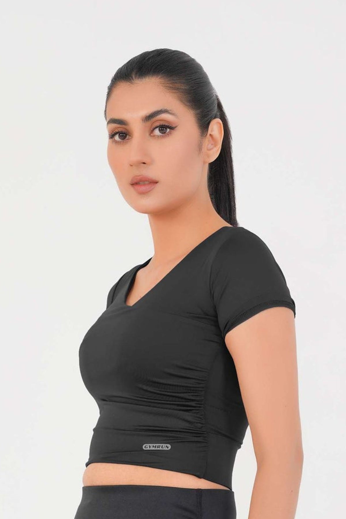 V Neck Cropped T-Shirt - Black