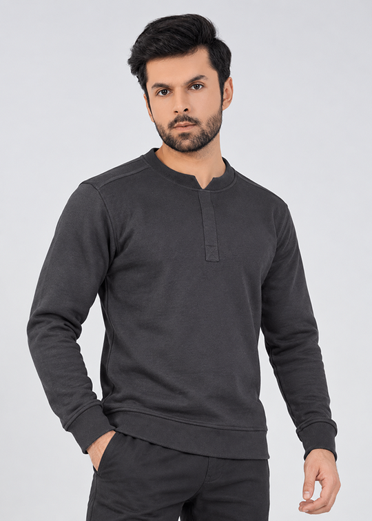 Notch Neck - Black Gymrun