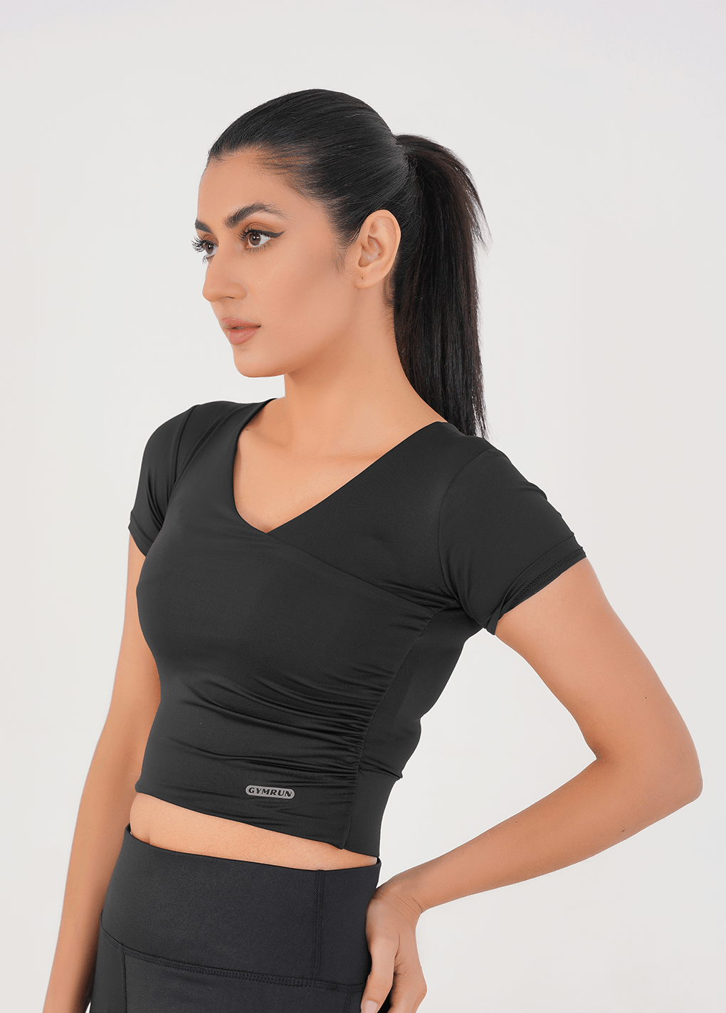 V Neck Cropped T-Shirt - Black