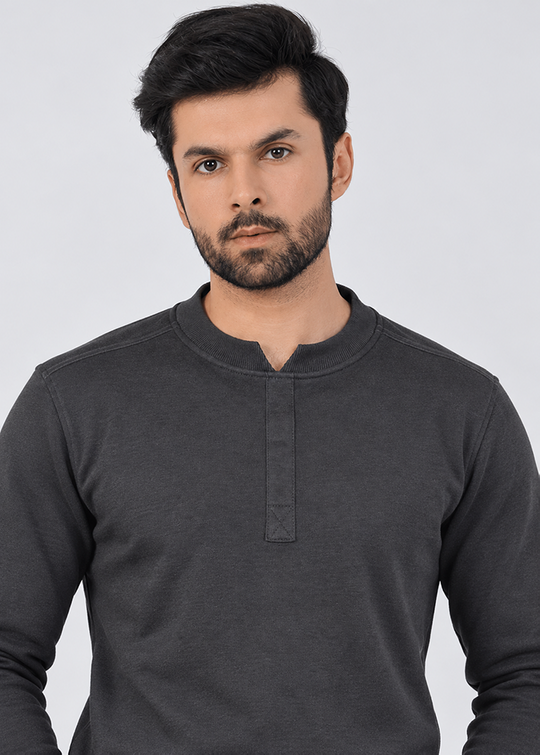 Notch Neck - Black Gymrun