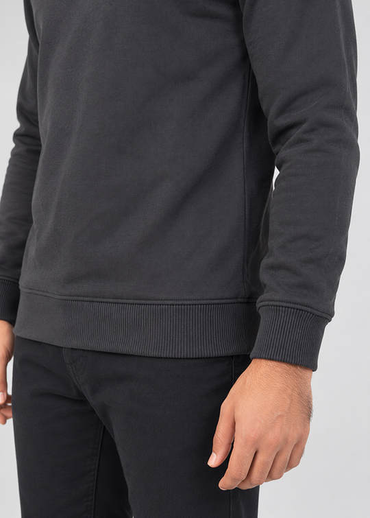 Notch Neck - Black Gymrun