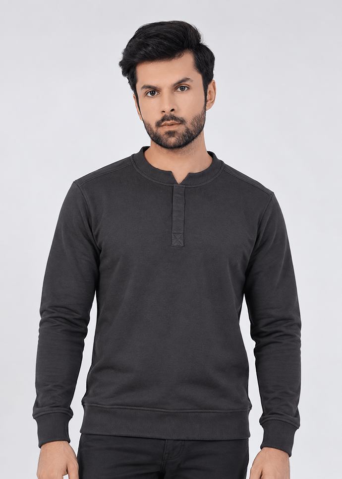 Notch Neck - Black Gymrun
