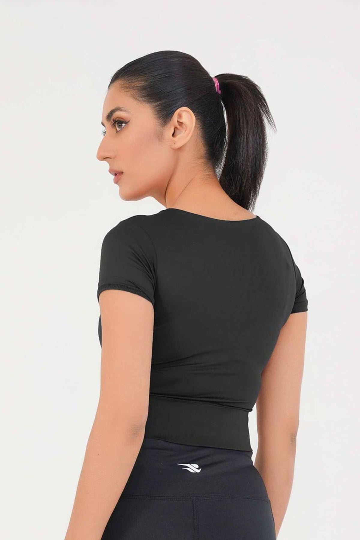 V Neck Cropped T-Shirt - Black
