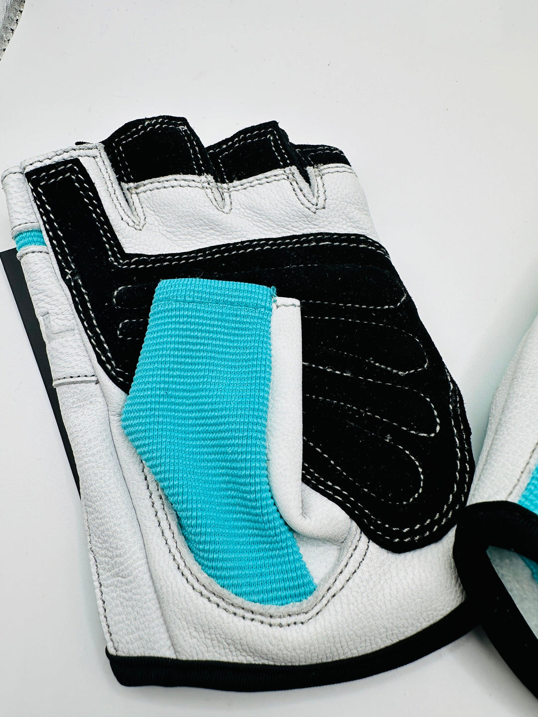 Women's High Performance Gel Gloves - Teal - GYMRUN Activewear